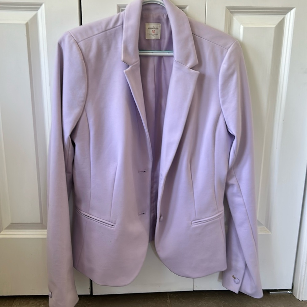 Lavender blazer 12 long. Excellent cond. beautiful construction from GAP